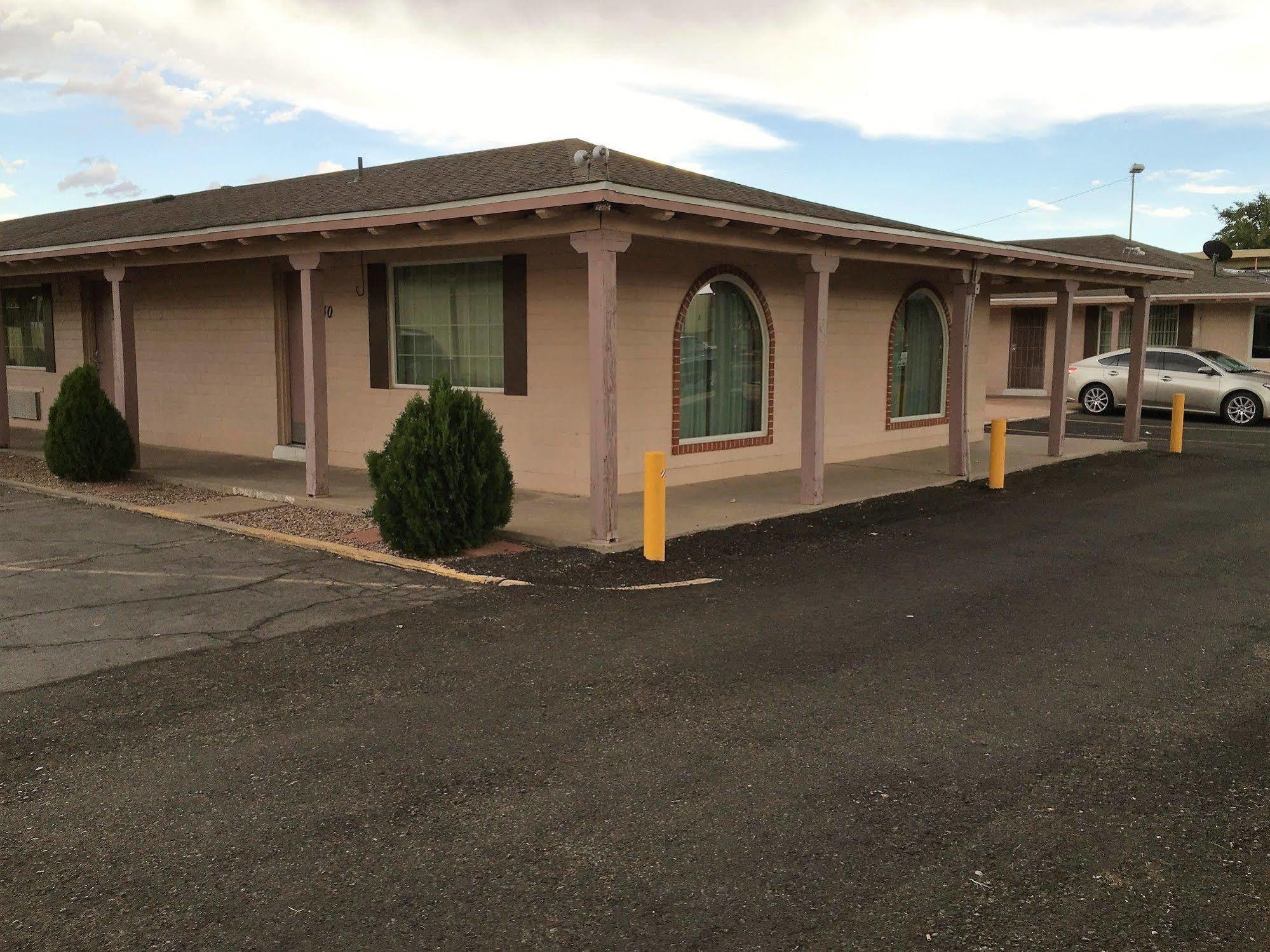 Roswell Inn Exterior photo